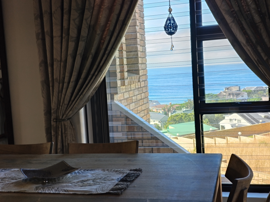 4 Bedroom Property for Sale in Wavecrest Eastern Cape